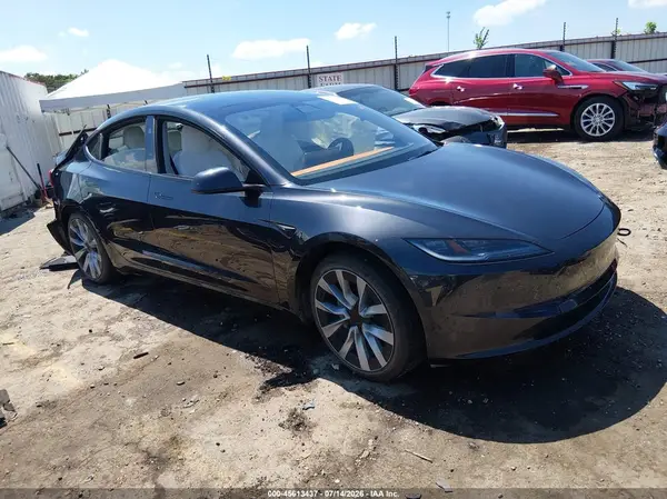 5YJ3E1EA0RF858914 2024 TESLA MODEL 3 - Image 1