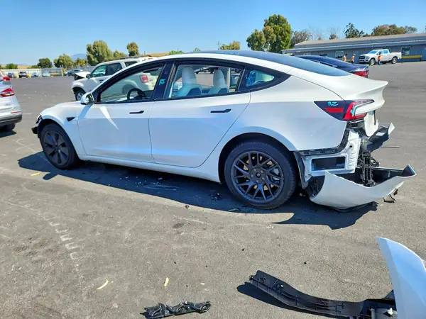 5YJ3E1EA0RF865068 2024 TESLA MODEL 3 - Image 2