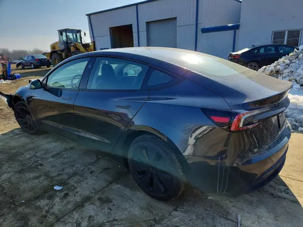5YJ3E1EA0RF871078 2024 TESLA MODEL 3 - Image 2