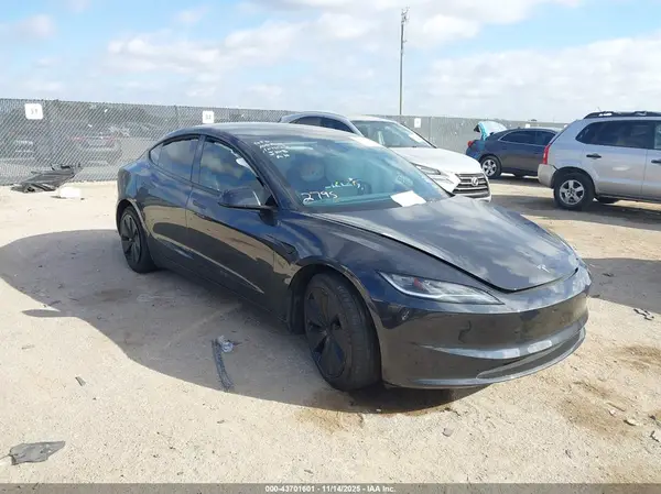 5YJ3E1EA0RF872795 2024 TESLA MODEL 3 - Image 1