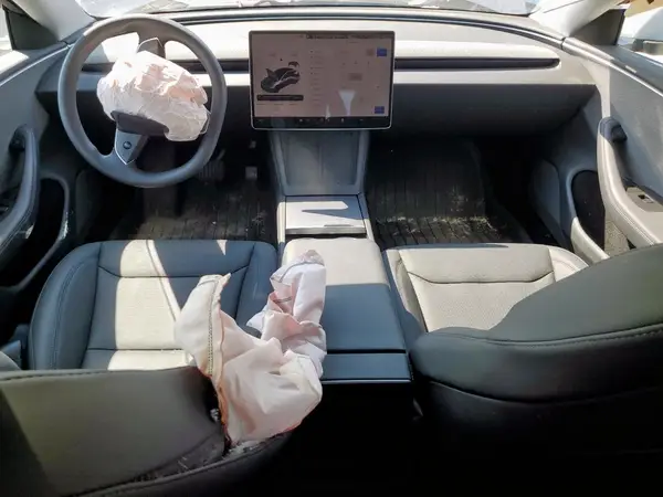5YJ3E1EA0SF002051 2025 TESLA MODEL 3 - Image 8