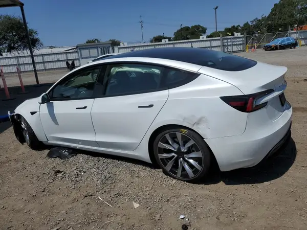 5YJ3E1EA0SF002146 2025 TESLA MODEL 3 - Image 2