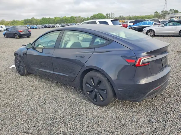 5YJ3E1EA0SF006343 2025 TESLA MODEL 3 - Image 2