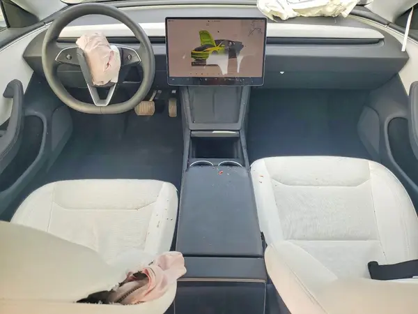 5YJ3E1EA0SF006343 2025 TESLA MODEL 3 - Image 8