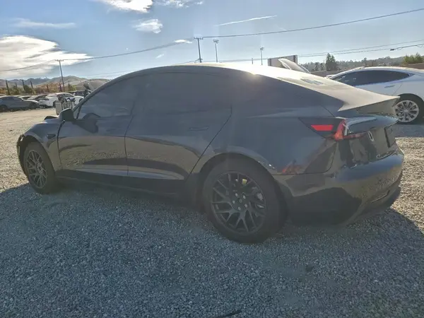 5YJ3E1EA0SF007282 2025 TESLA MODEL 3 - Image 2