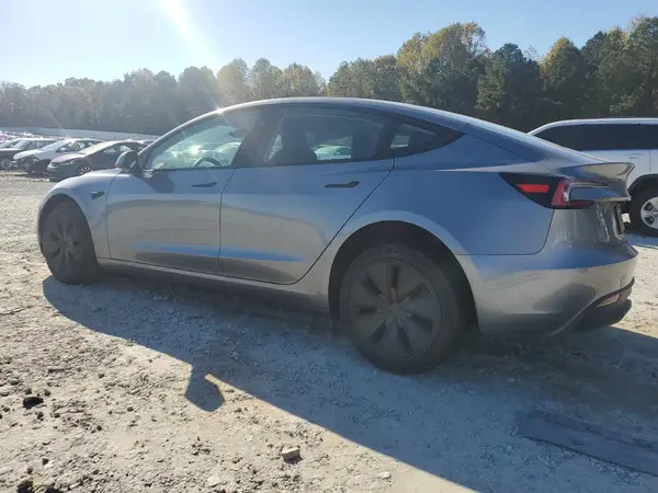 5YJ3E1EA0SF009498 2025 TESLA MODEL 3 - Image 2