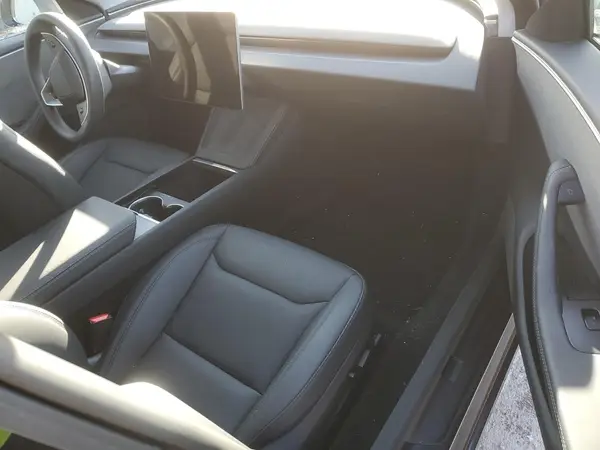 5YJ3E1EA0SF010683 2025 TESLA MODEL 3 - Image 8