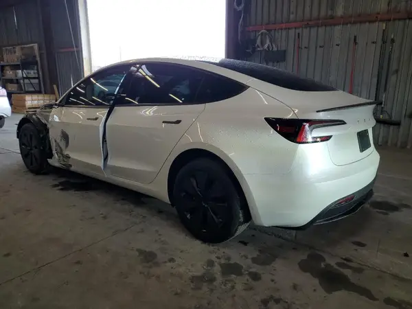5YJ3E1EA0SF012837 2025 TESLA MODEL 3 - Image 2