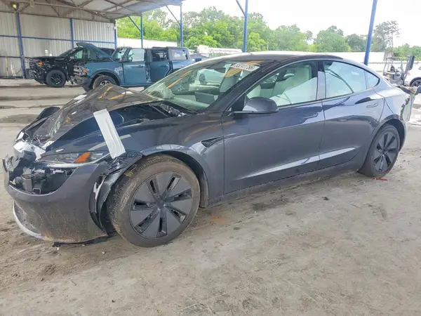 5YJ3E1EA0SF014782 2025 TESLA MODEL 3 - Image 1