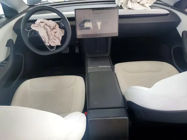 5YJ3E1EA0SF014782 2025 TESLA MODEL 3 - Image 8