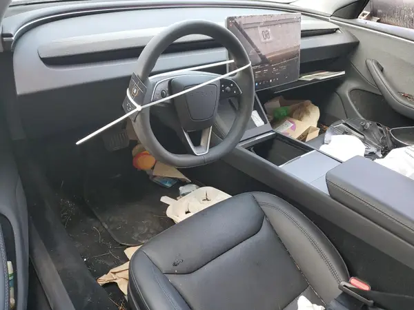 5YJ3E1EA0SF019450 2025 TESLA MODEL 3 - Image 8