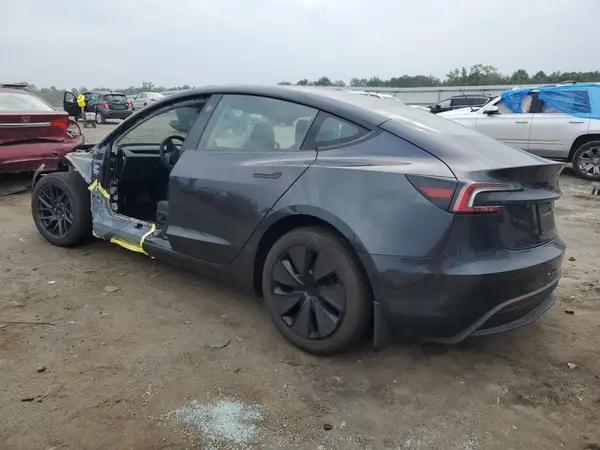5YJ3E1EA0SF020789 2025 TESLA MODEL 3 - Image 2