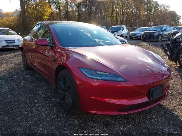 5YJ3E1EA0SF021585 2025 TESLA MODEL 3 - Image 1