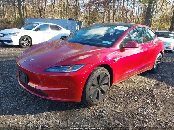 5YJ3E1EA0SF021585 2025 TESLA MODEL 3 - Image 2
