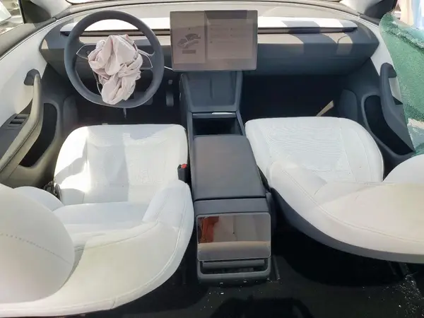 5YJ3E1EA0SF022283 2025 TESLA MODEL 3 - Image 8