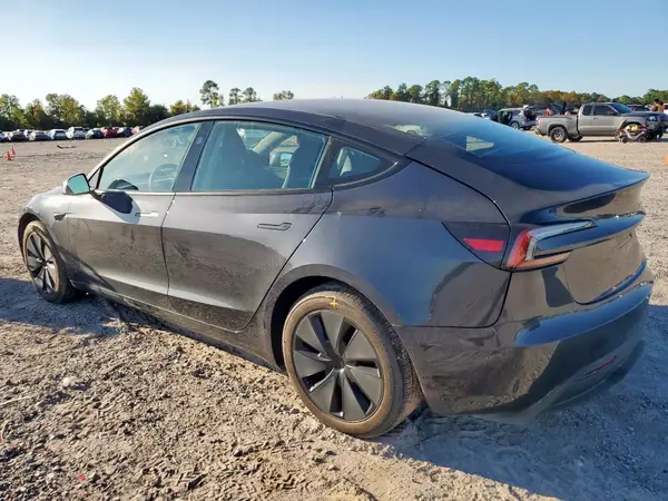 5YJ3E1EA0SF023742 2025 TESLA MODEL 3 - Image 2