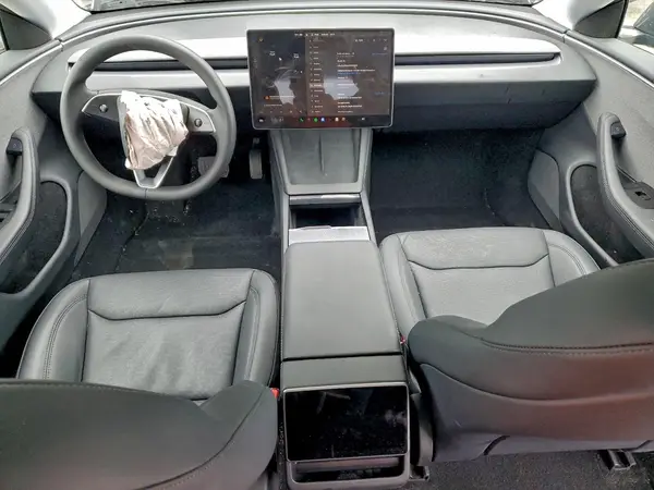 5YJ3E1EA0SF026902 2025 TESLA MODEL 3 - Image 8