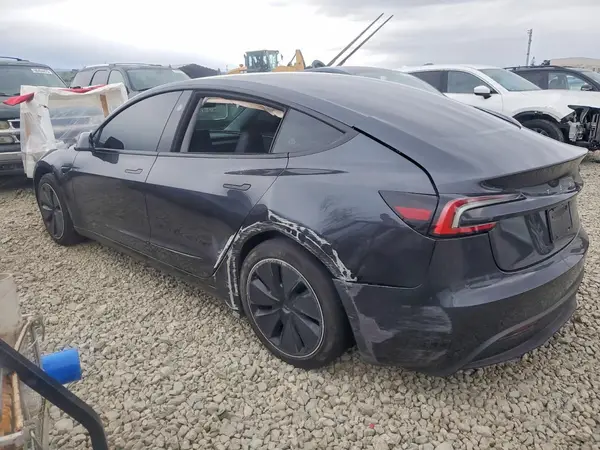5YJ3E1EA0SF028505 2025 TESLA MODEL 3 - Image 2