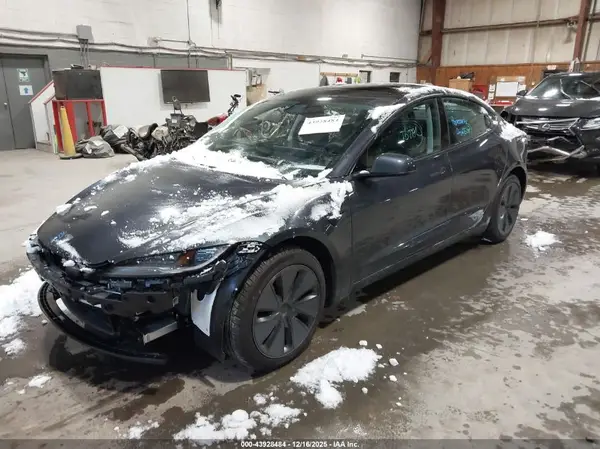 5YJ3E1EA0SF030030 2025 TESLA MODEL 3 - Image 2
