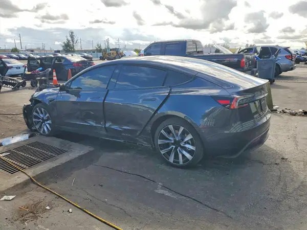 5YJ3E1EA0SF036118 2025 TESLA MODEL 3 - Image 2