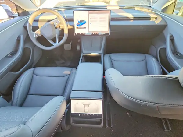 5YJ3E1EA0SF036734 2025 TESLA MODEL 3 - Image 8