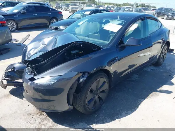 5YJ3E1EA0SF037334 2025 TESLA MODEL 3 - Image 2