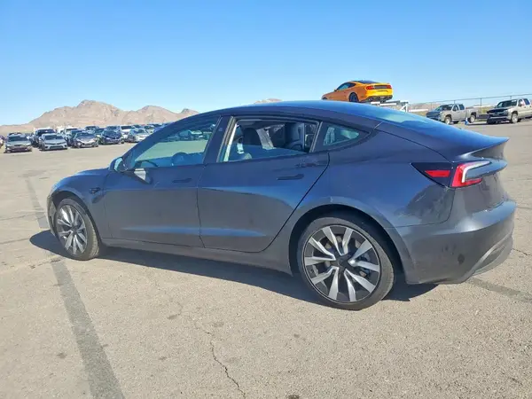 5YJ3E1EA0SF040749 2025 TESLA MODEL 3 - Image 2