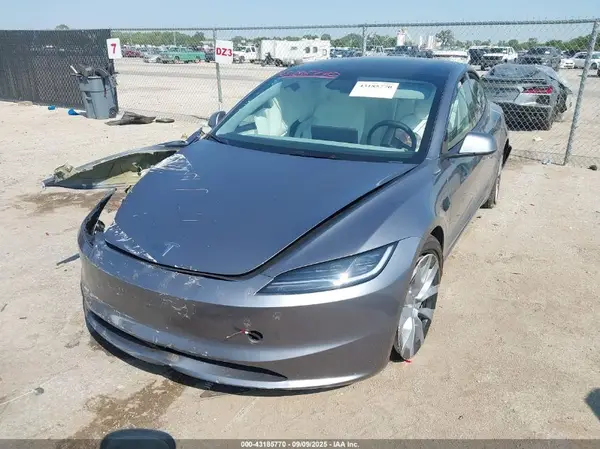 5YJ3E1EA0SF041609 2025 TESLA MODEL 3 - Image 2