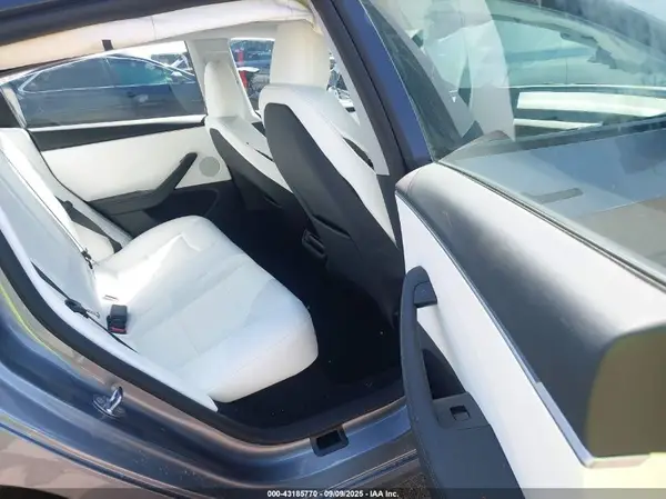 5YJ3E1EA0SF041609 2025 TESLA MODEL 3 - Image 8