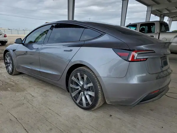 5YJ3E1EA0SF043084 2025 TESLA MODEL 3 - Image 2