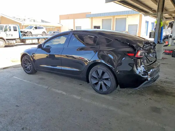 5YJ3E1EA0SF043778 2025 TESLA MODEL 3 - Image 2
