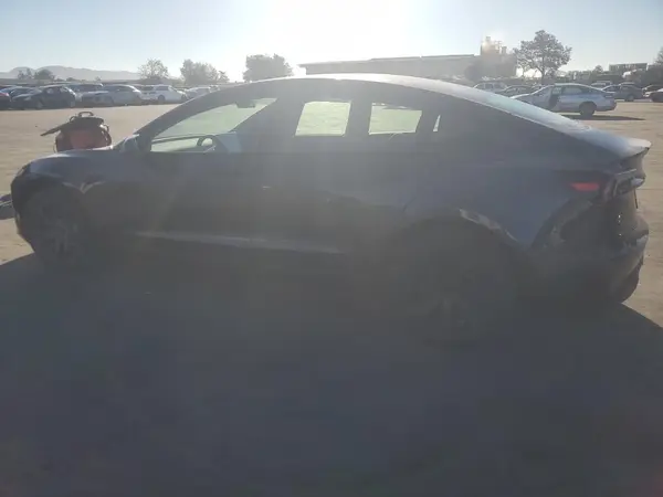 5YJ3E1EA0SF046180 2025 TESLA MODEL 3 - Image 2