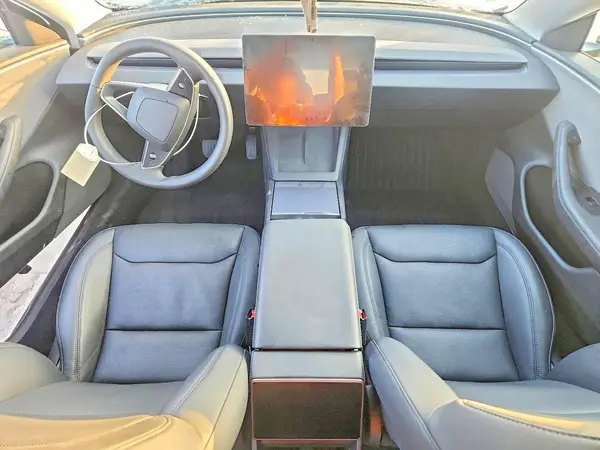 5YJ3E1EA0SF054537 2025 TESLA MODEL 3 - Image 8