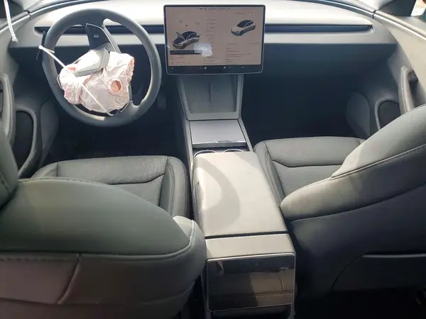 5YJ3E1EA0SF056269 2025 TESLA MODEL 3 - Image 8