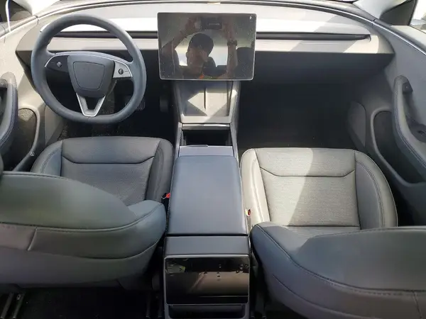 5YJ3E1EA0SF058233 2025 TESLA MODEL 3 - Image 8