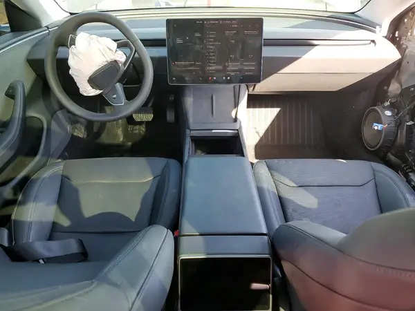 5YJ3E1EA0SF058300 2025 TESLA MODEL 3 - Image 8