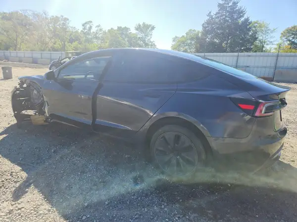 5YJ3E1EA0SF061472 2025 TESLA MODEL 3 - Image 2