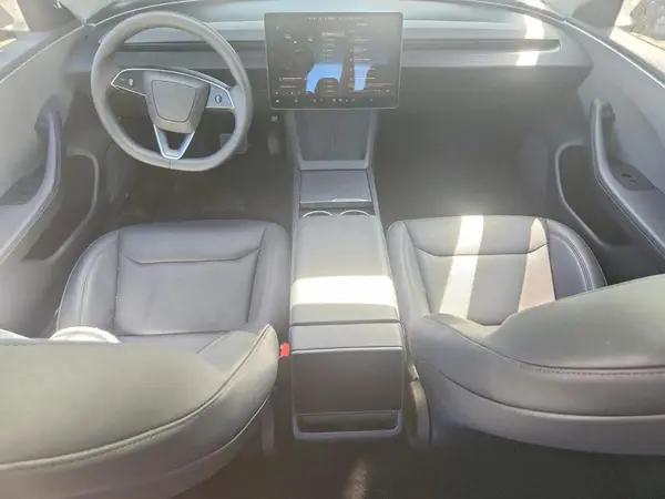 5YJ3E1EA0SF061472 2025 TESLA MODEL 3 - Image 8