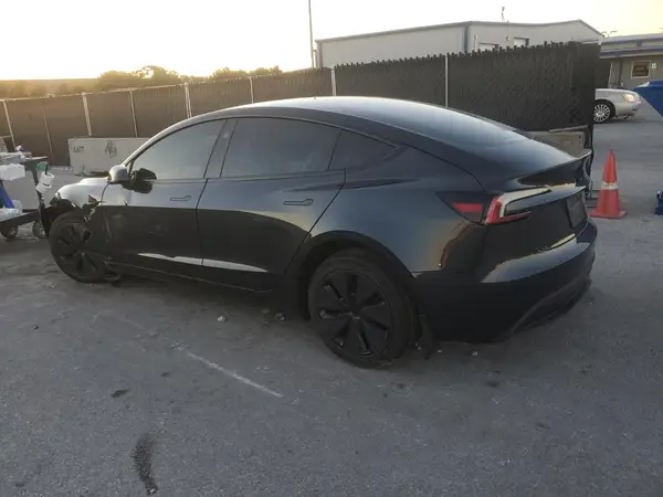 5YJ3E1EA0SF066963 2025 TESLA MODEL 3 - Image 2