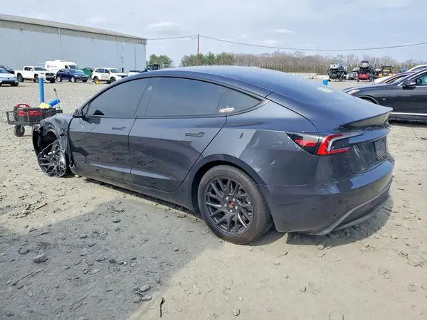 5YJ3E1EA0SF070575 2025 TESLA MODEL 3 - Image 2