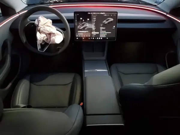 5YJ3E1EA0SF072245 2025 TESLA MODEL 3 - Image 8