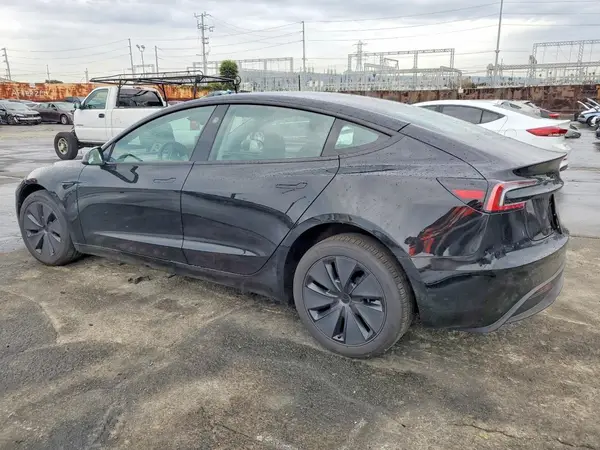 5YJ3E1EA0SF076456 2025 TESLA MODEL 3 - Image 2