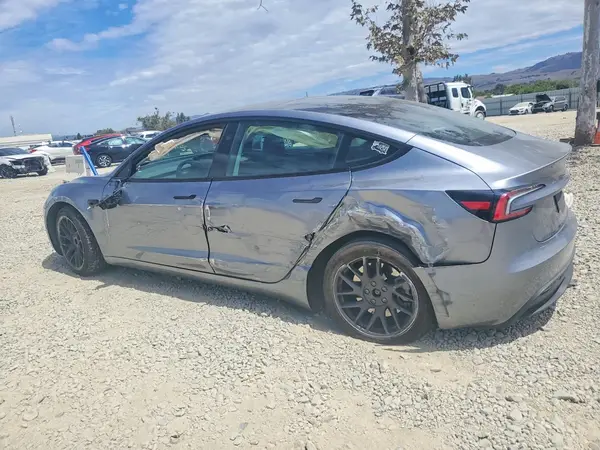 5YJ3E1EA0SF077834 2025 TESLA MODEL 3 - Image 2