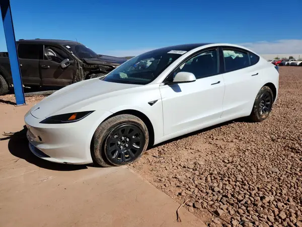 5YJ3E1EA0SF137126 2025 TESLA MODEL 3 - Image 1