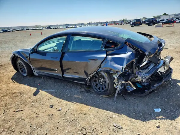 5YJ3E1EA0SF137465 2025 TESLA MODEL 3 - Image 2
