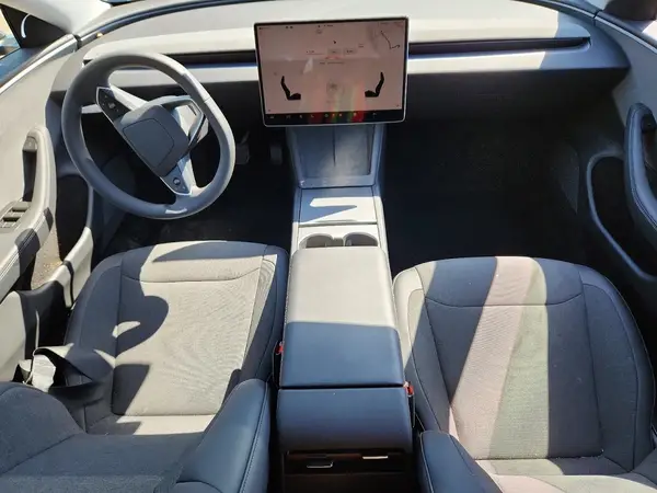 5YJ3E1EA0SF137465 2025 TESLA MODEL 3 - Image 8