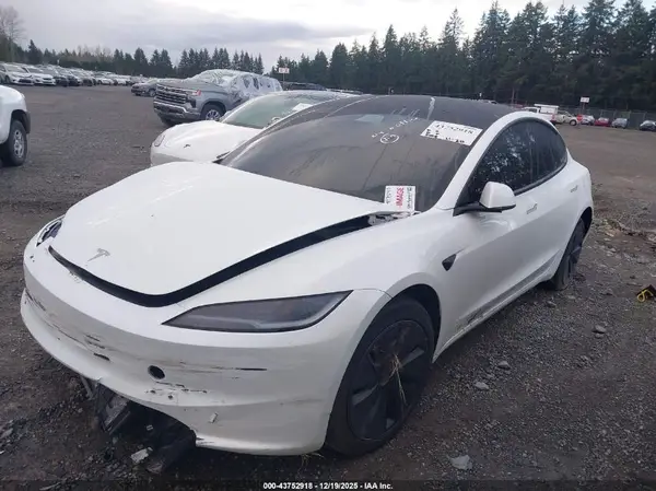 5YJ3E1EA0SF882233 2025 TESLA MODEL 3 - Image 2