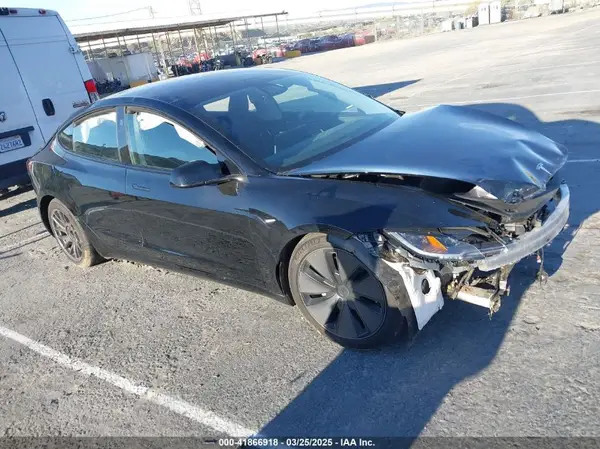 5YJ3E1EA0SF883396 2025 TESLA MODEL 3 - Image 1
