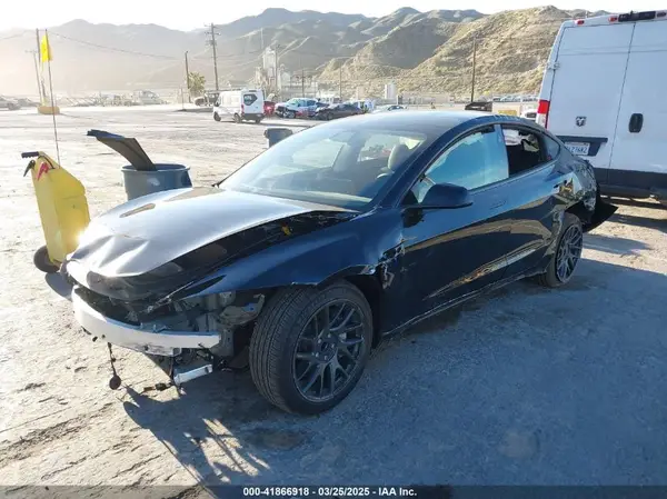 5YJ3E1EA0SF883396 2025 TESLA MODEL 3 - Image 2