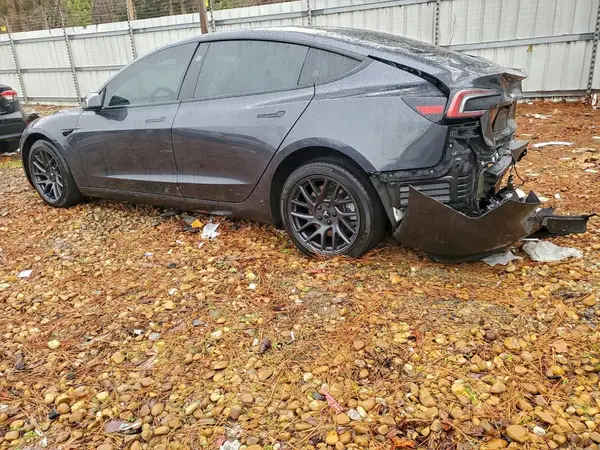 5YJ3E1EA0SF884516 2025 TESLA MODEL 3 - Image 2